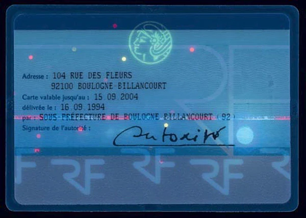 Check a French identity card, ultraviolet 2 Check a French identity card, ultraviolet 2